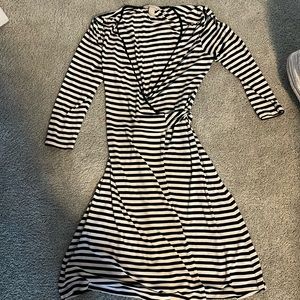 Womens small banana republic wrap dress, works as a maternity dress too!